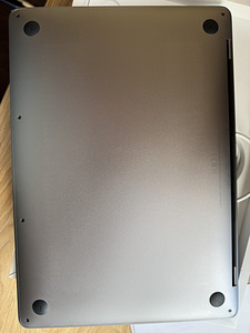 MacBook Pro M1 8/256 (6 фото из 10)