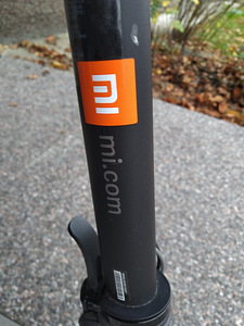 Электрический самокат Xiaomi Mi Electric Scooter Pro 1 (5 фото из 7)