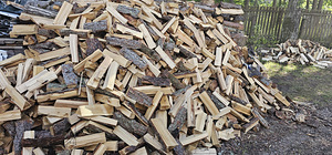 Lehis küttepuud (1 foto / 2)