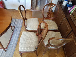 Круглый стол и 4 стула (6 фото из 6)
