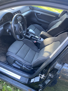 Audi A4 B7 (2 фото из 7)