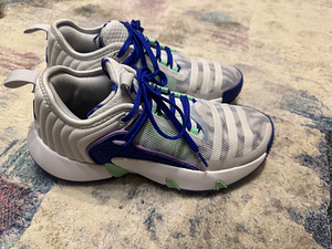Кроссовки Adidas размер 40 (1 фото из 3)