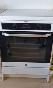 Встроенная духовка Huskwarna/Electrolux высшей серии (2 фото из 5)