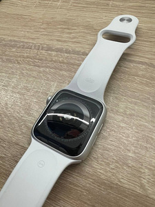 Apple Watch Series 4 44mm (3 foto / 4)