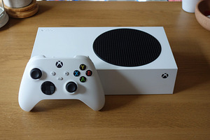 Xbox Series S (1 foto / 1)