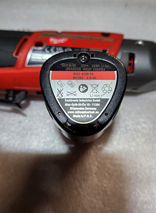 Milwaukee akunarre M12 FIR14LR ja aku M12B2 (7 foto / 10)