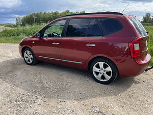 Kia Carens 2008 (6 foto / 14)