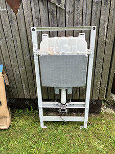 Wc pott, loputuskast ja prilllaud (5 foto / 10)