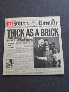 Jethro Tull "Thick as a brick" Newspaper sleeve