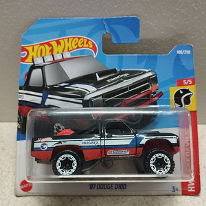 Hot wheels th Treasure Hunt (4 foto / 8)