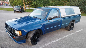 Toyota Hilux (1 foto / 10)