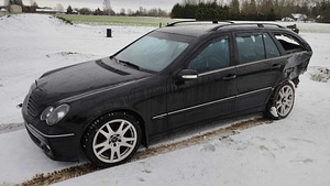 Varuosadeks Mercedes-Benz W203 facelift 2.7CDI 6k Manuaal (2 foto / 10)