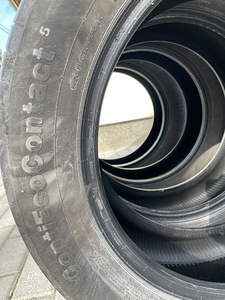 Шины 215/55/17 Continental (3 фото из 10)
