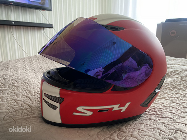 Мотоциклетный шлем AGV S4 + козырек (фото #1)