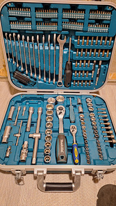 Набор инструментов Makita (1 фото из 2)