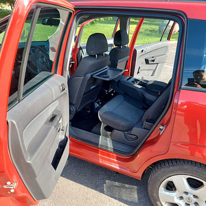 Opel Zafira (7 foto / 11)