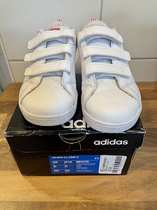 Adidas vabaajajalatsid s. 31 (2 foto / 6)