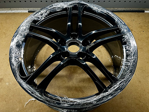 Оригинальные AUDI КОВАНЫЕ диски 19/5x112/J8.5/ET42/CB57.1 (1 фото из 4)