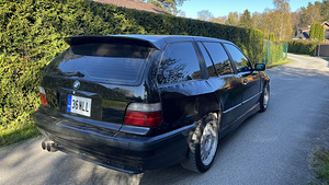 BMW 325i (3 foto / 4)