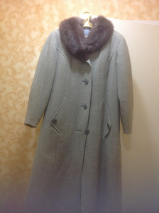 Новое зимнее шерстяное пальто.