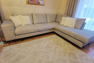 Угловой диван (2 фото из 3)