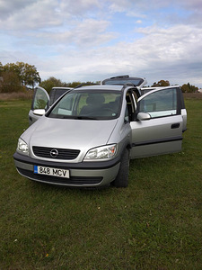 Opel Zafira 1.8 (3 foto / 9)