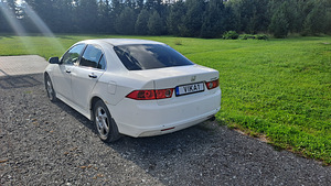 Honda Accord gaasiseadmetega (4 foto / 9)