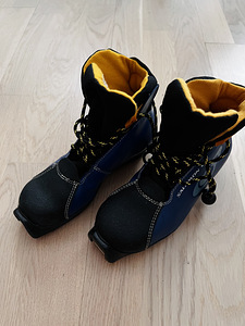 Лыжные ботинки Salomon, размер 33, SNS