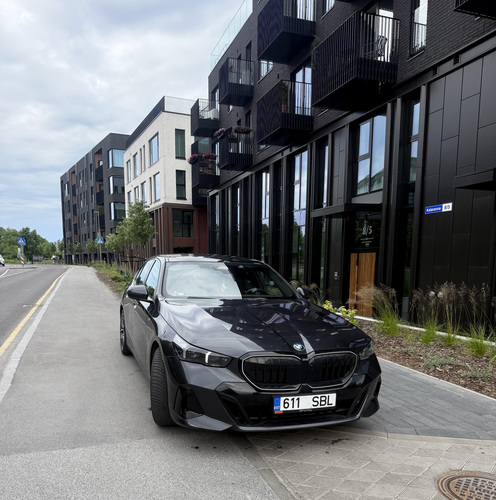 BMW 520 M-Sportpaket Pro/ ICONIC Glow 2.0 140kW/10kW