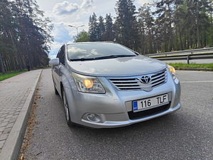 Toyota Avensis 2.2 D-cat (1 foto / 12)