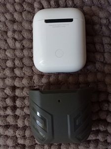 Apple Airpods laadimiskarp (3 foto / 3)
