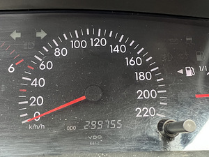Toyota Corolla (9 foto / 15)