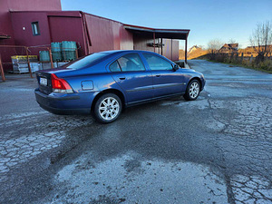 Volvo s60 (6 foto / 8)