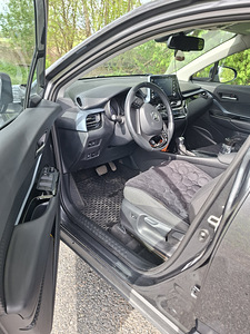Auto TOYOTA CH-R 2021 (5 foto / 8)