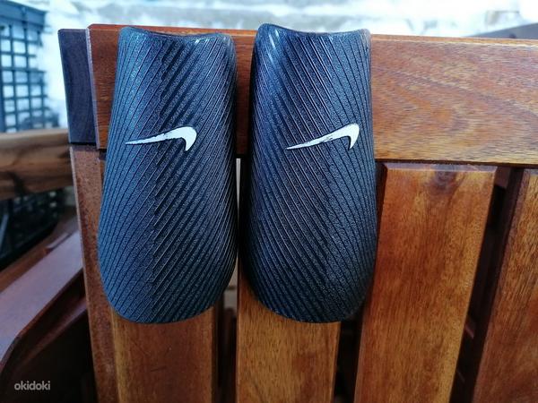 Jalgpalli butsad Nike S35 ja säärekaitsmed Nike (foto #2)