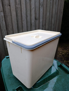 Prügikast plastist 35cm*22cm*30cm (2 foto / 3)