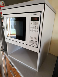 Mikrolaineahi Siemens koos kapiga (2 foto / 5)