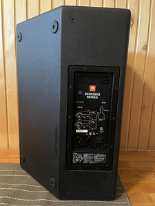 Продается Jbl колонка (2 фото из 4)