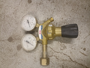AGA газовый редуктор (3 фото из 3)
