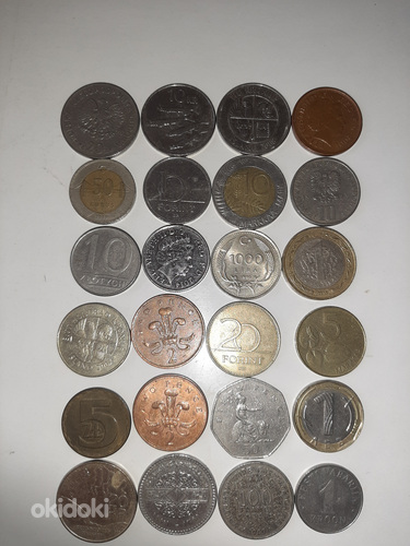 Три купюры и монеты (фото #5)