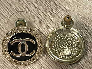 Серьги Chanel как новые, оригинал (2 фото из 2)