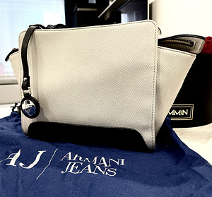 Сумка Armani (2 фото из 3)