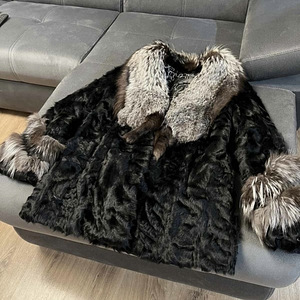 Меховое пальто (2 фото из 7)