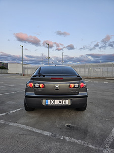 Renault Laguna (5 фото из 12)