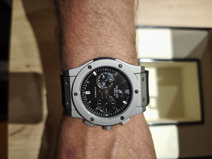 Часы Hublot (2 фото из 6)