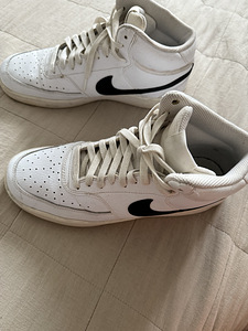 Nike кроссовки (6 фото из 6)