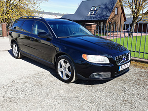 Volvo V70 Momentum 2.4 D5 129kW, JÄRELMAKS! (1 foto / 15)
