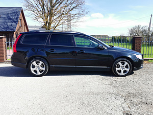 Volvo V70 Momentum 2.4 D5 129kW, JÄRELMAKS! (6 foto / 15)