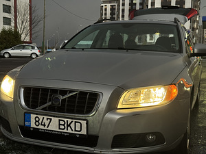 Volvo V70 2.4D 120kw 2008 a. (1 foto / 10)