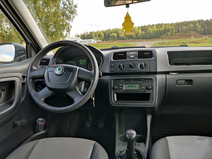 Škoda Fabia 1,6TDI 55kW 2011 (9 foto / 9)